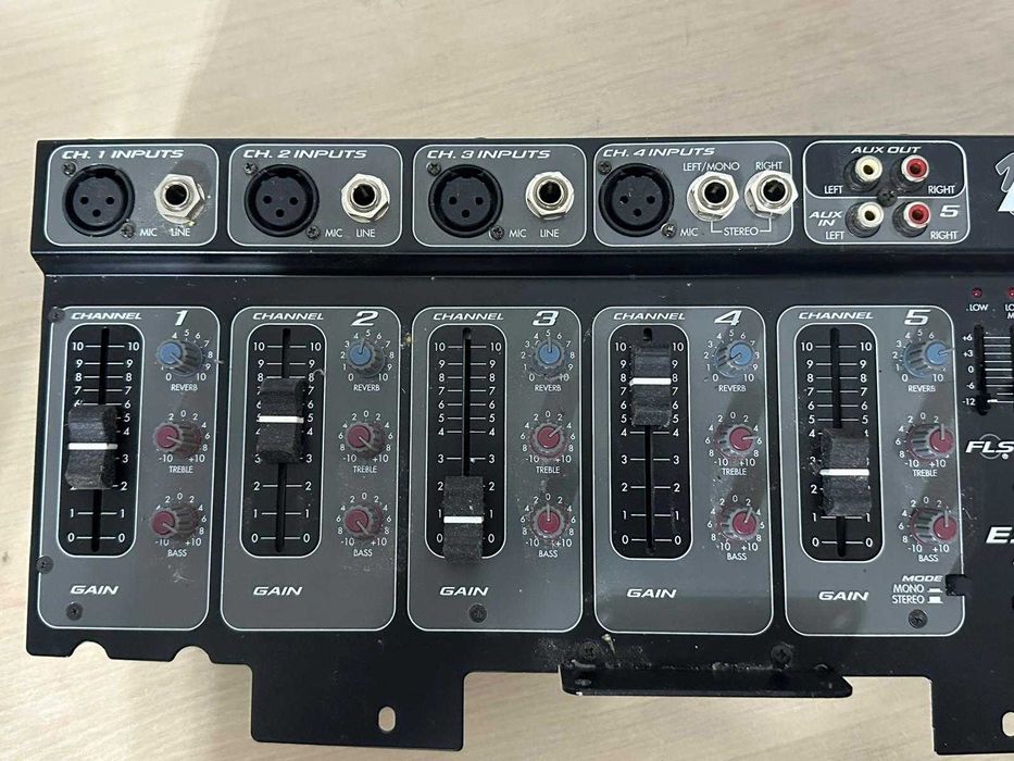 Mixer amplificat Peavey Escort 2000 150W 5 canale profesional