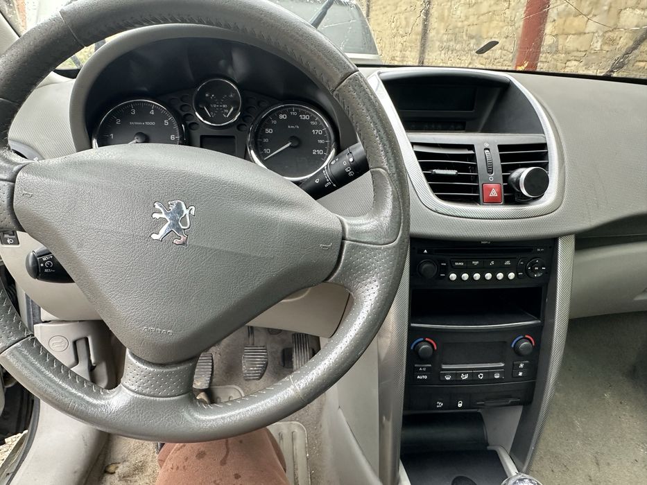 Peugeot 207 1.6 i НА ЧАСТИ