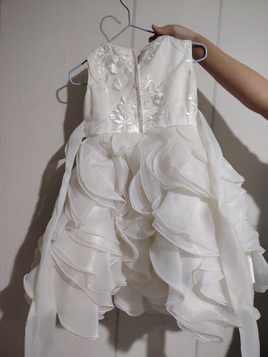 Продам платье для девочки