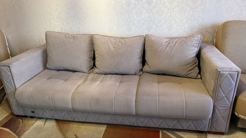 Продам диван 200.000