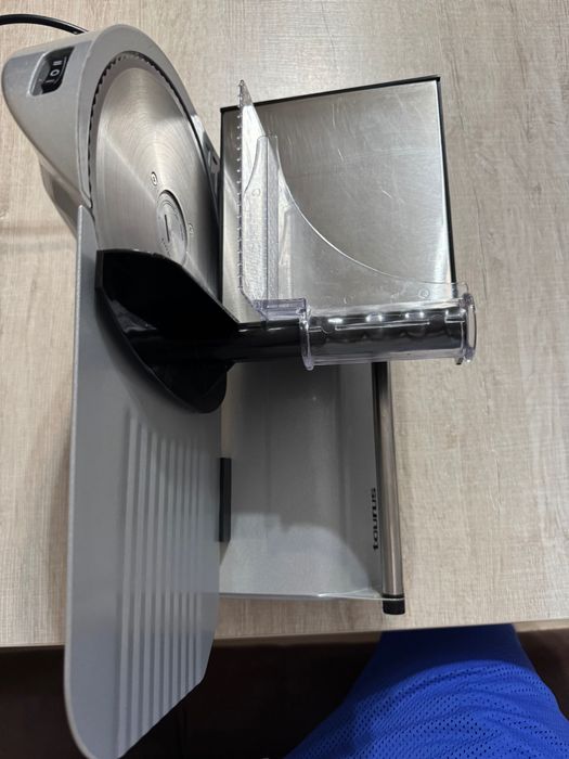 Колбасорезачка taurus