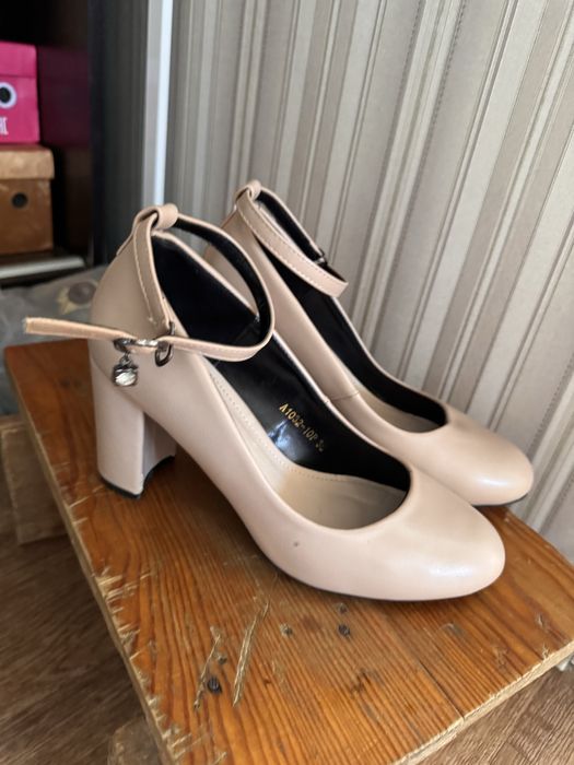 Отдам бесплатно туфли