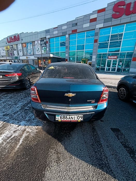 Шеврале кобальт.