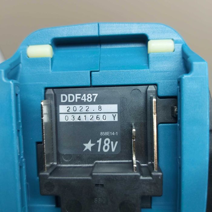 Нов безчетков винтоверт Makita DDF487Z