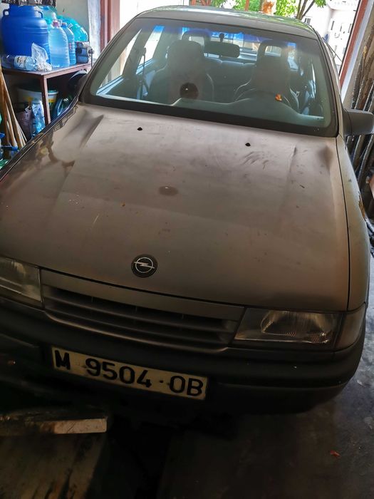 Opel vectra A, masina istorica adusa din spania acu 18 ani