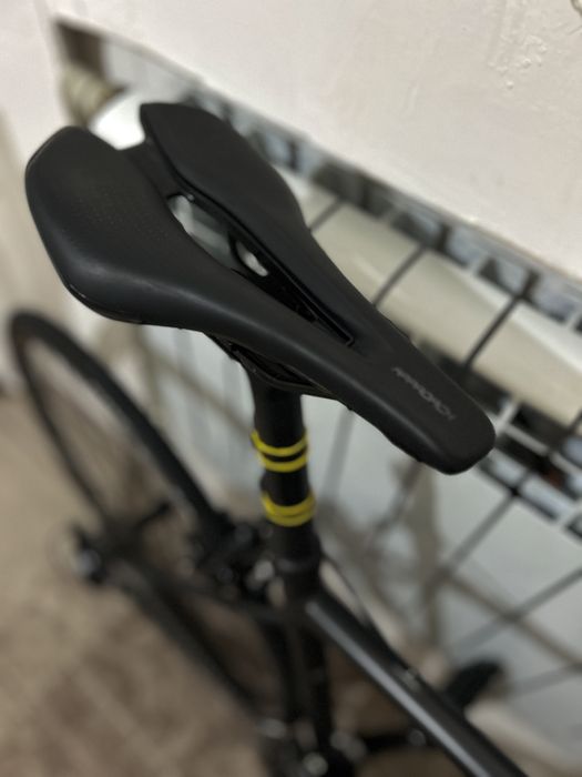 Шоссейный велосипед Giant Contend-0