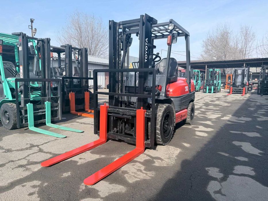 Вилочный погрузчик TOYOTA 6FG30