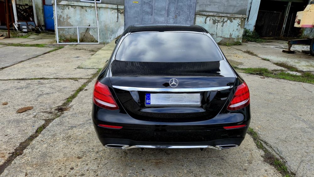 Mercedes Benz E220d AMG LINE 9G-TRONIC Impecabil