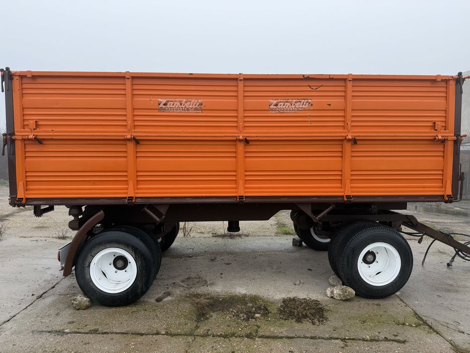 Vand remorca basculabila pe 3 parti