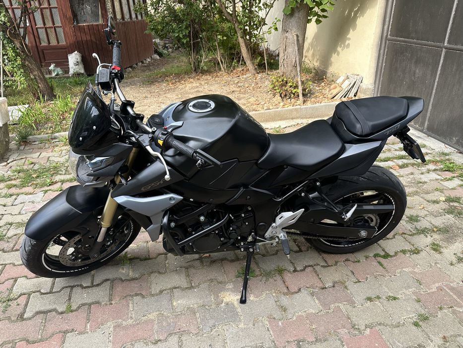Suzuki gsr 750  2015 abs fata spate