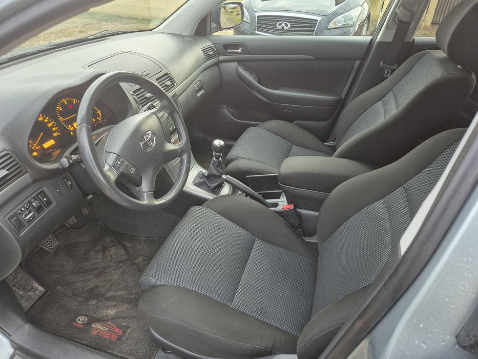 Toyota Avensis T25 2.0 126 cp 2008 Pret fix