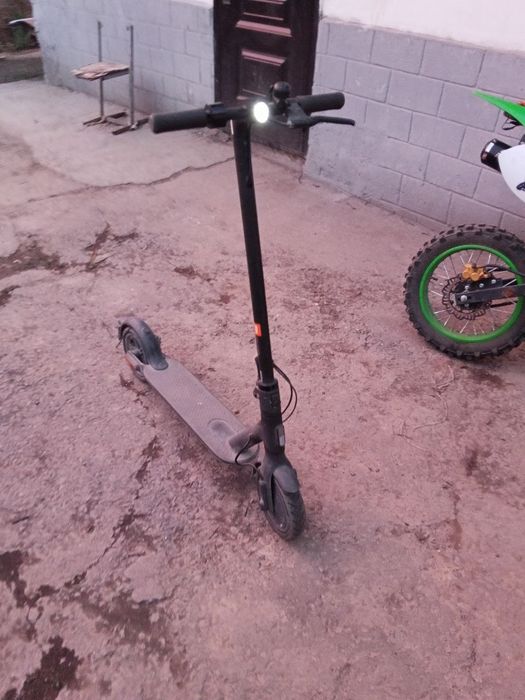 Самокат Xiaomi в отличном состоянии