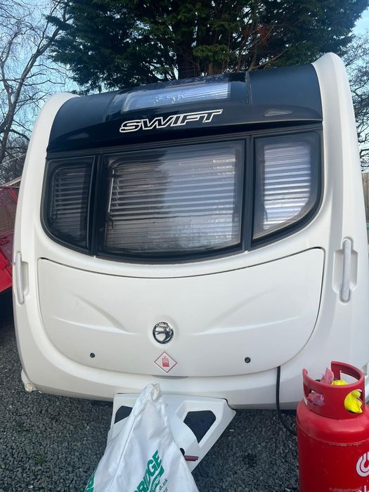 Каравана swift 2017 година