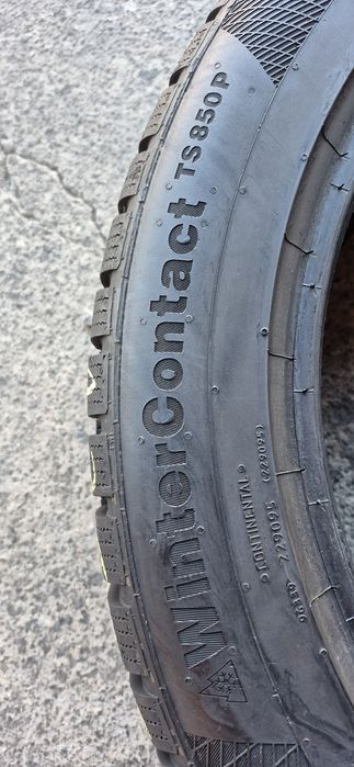 4 anvelope iarna ca si noi Continental 235/50/18.Pretul este pe bucata