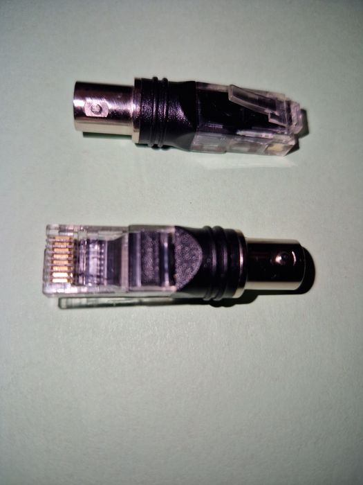 Vând 2 adaptoare Rj45 Tata-BNC mamă,  noi nouțe