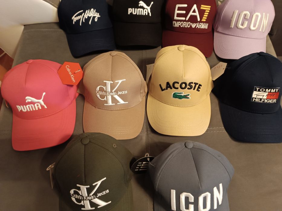Șepci diferite firme