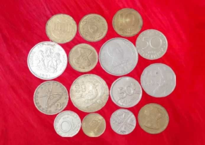 Vand set diferite monezi vechi poza reala