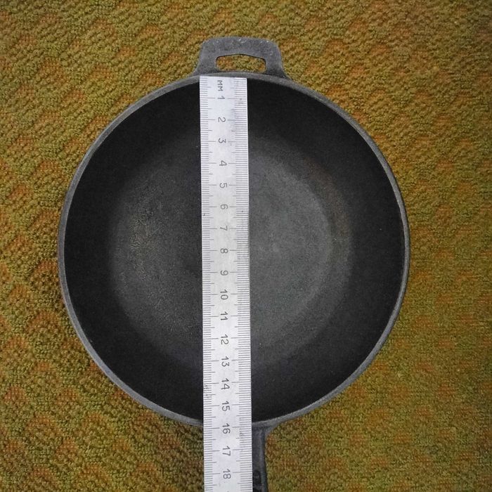 Чугунная сковорода, 16 см, б/у