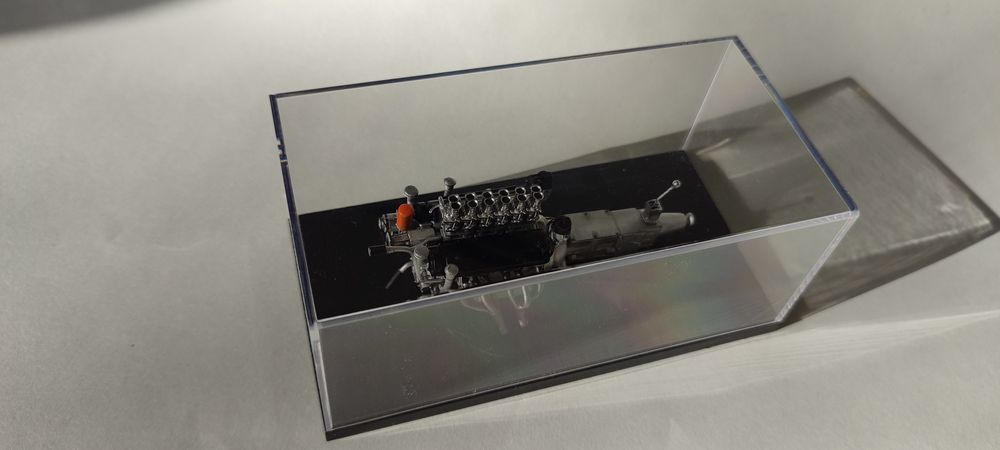 1:18 Ferrari 250 GTO двигател