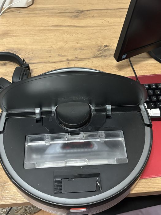 Roborock S5 max черного цвета