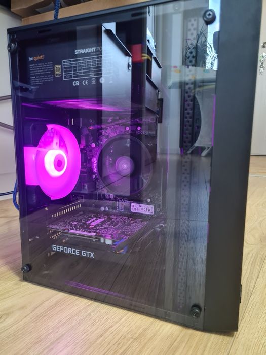 Супер компактен геймърски компютър