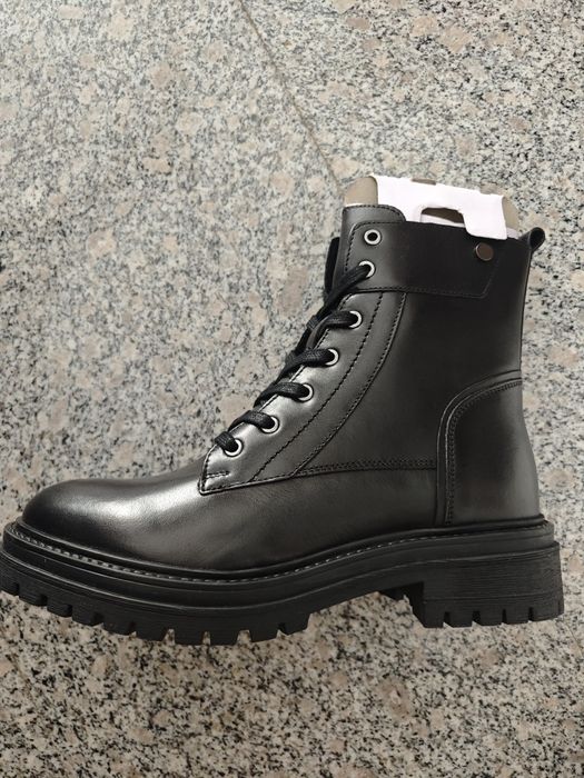 Bocanci dama Geox noi  cu eticheta 39