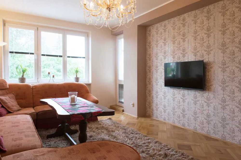 Дава се под наем Тристаен апартамент в Пловдив, Каменица 1 - 76 кв.м за 306 € - Снимка #1