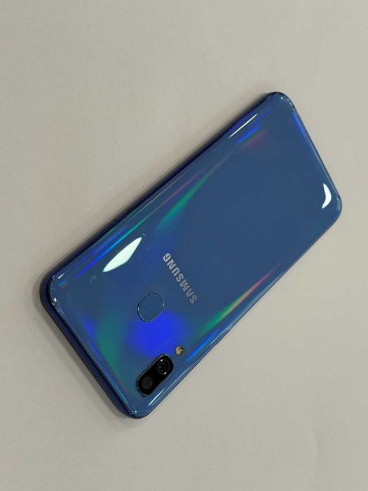 Samsung Galaxy A40 64GB / 4GB RAM