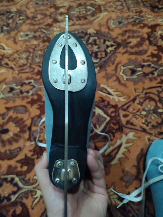 Продам коньки фигурные
