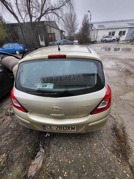 Vînd sau  schimb Opel CORSA