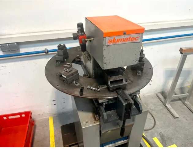 Masina pneumatica  perforat 6  sau  12 posturi, cilindru hidraulic