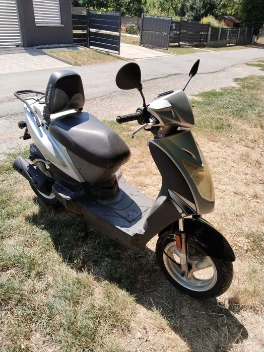 Scuter Moped Benzina