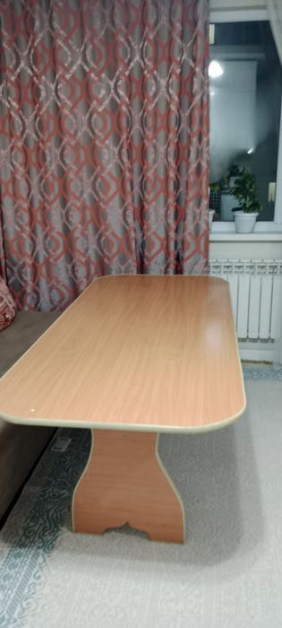 Продам кухонный стол