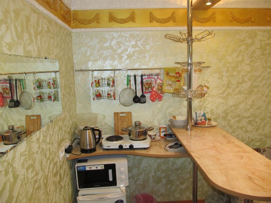 Люксовые номера посуточно. Wi-Fi. Фисташковый.