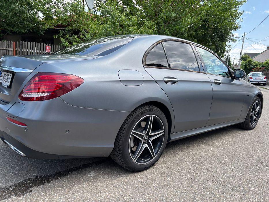Mercedes-Benz E 300 de T 9G-TRONIC AMG Line
