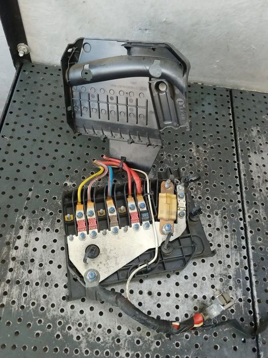 panou sigurante 1.6 b ford focus 3  av6t-14a067-bb