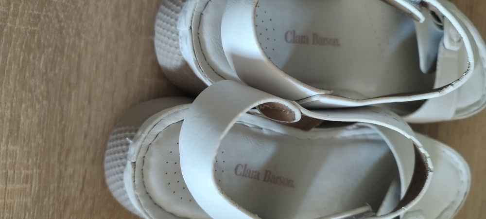 Дамски бели сандали 39 номер.15 лв