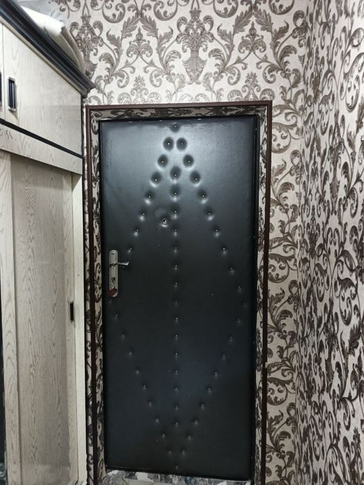 Eshik srochna sotiladi