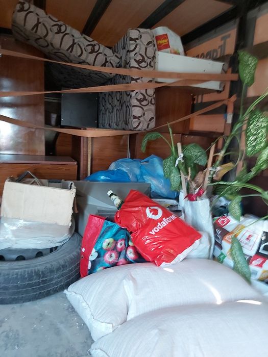 DEBARASĂRI  Apartamente, curți, boxe