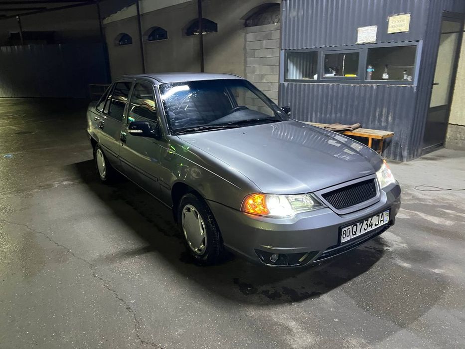 Neksiya 2015 yil bitta eshigida karaskasi bor