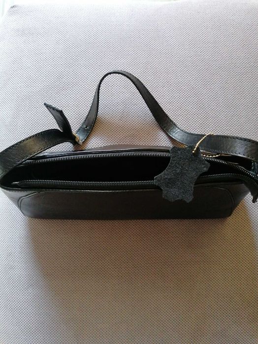 Дамска чанта естествена кожа.