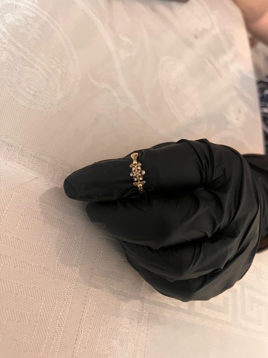 Золотое кольцо с бриллиантом