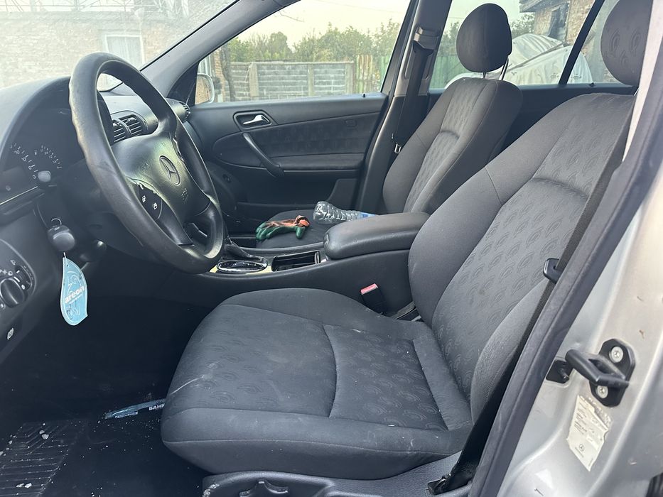 Мерцедес C 180 бензин автоматик  само на части