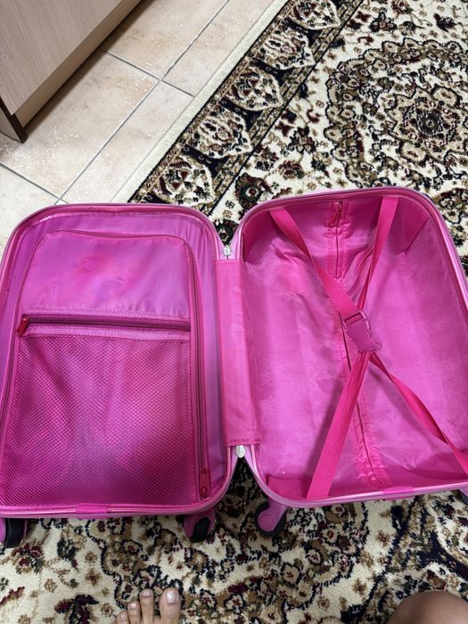 Продам детский чемодан