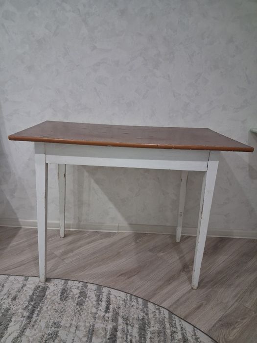 Продам кухонный стол