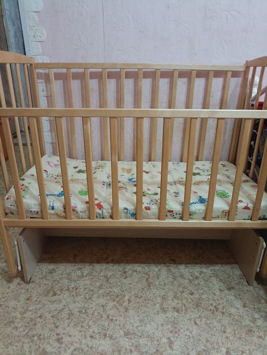 Детская кроватка