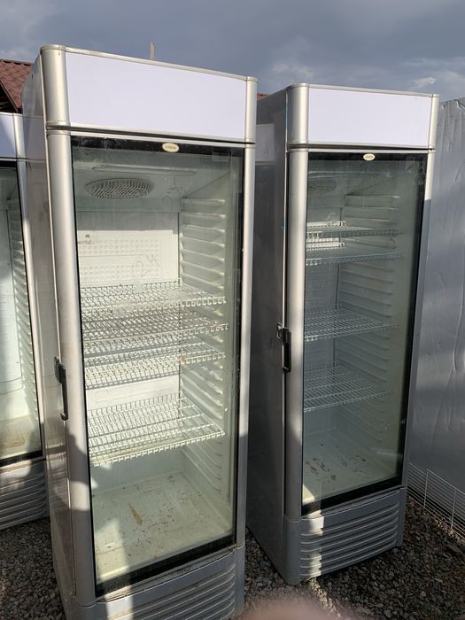 Витринный холодильник / Холодильник