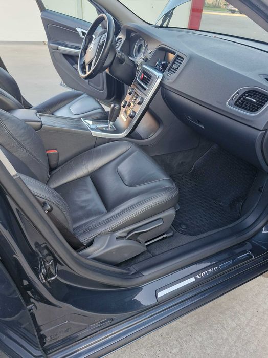 Volvo V60, T4, 1.6 , benzină, distronic