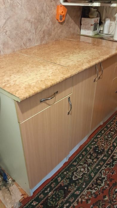 Продам кухонный гарнитур б/у