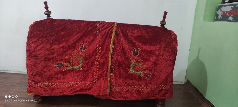 Бесик,    калыбел